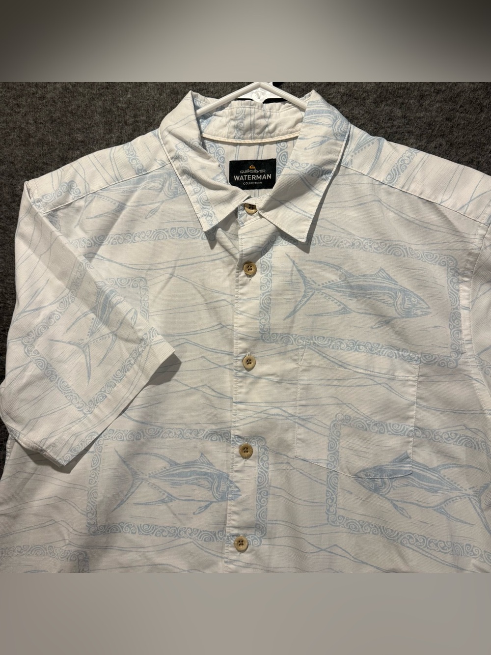 Quicksilver Waterman Shirt Mens M White Blue Fish Graphic Button Up Beach Coast